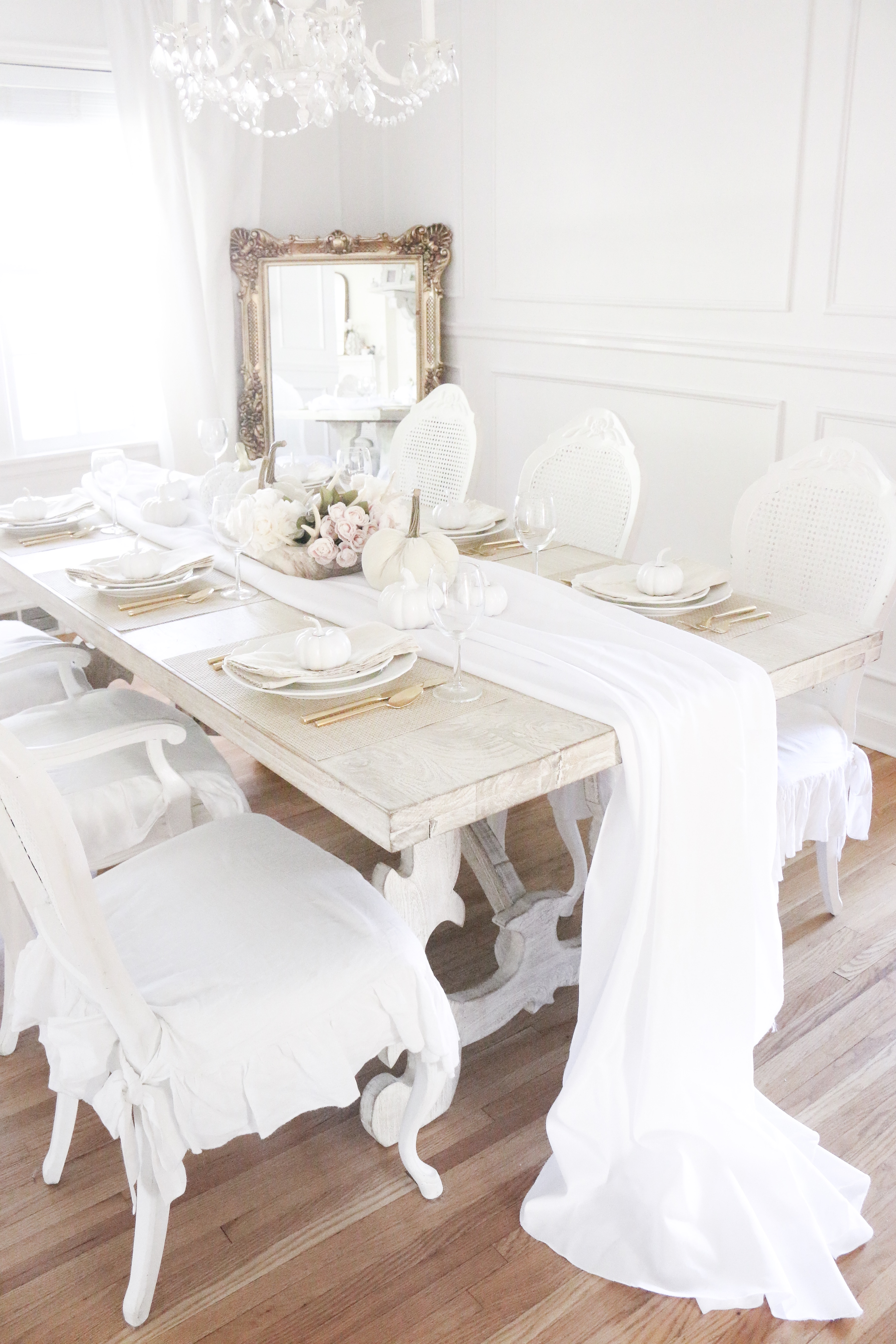 Feminine Fall Tablescape | A Darling Daydream