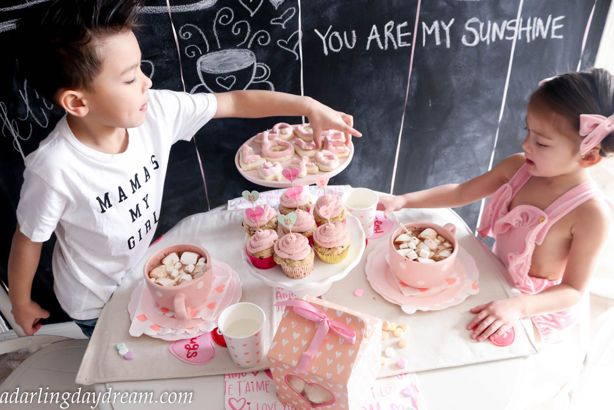 valentines-day-party-kids-party-party-ideas-kids-valentines-day-party-playroom_-12