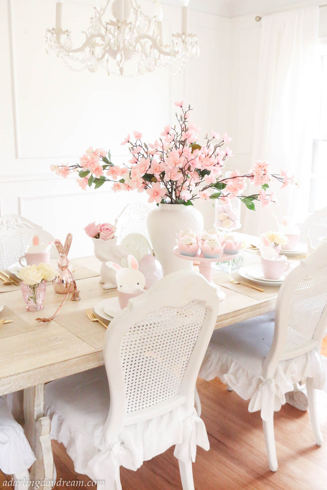 Easter Tablescape Spring Decor | A Darling Daydream